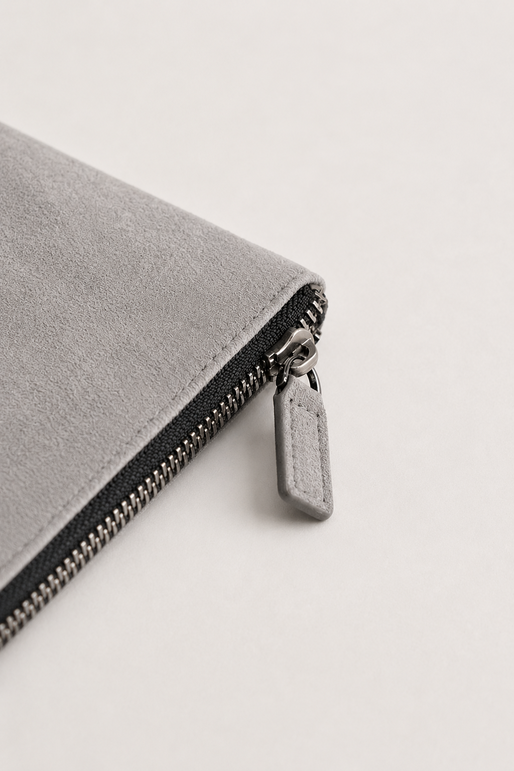 Borsa Clutch Alcantara Grigio Moonstone