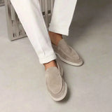 Mocassino Classico in Camoscio Grigio Chiaro