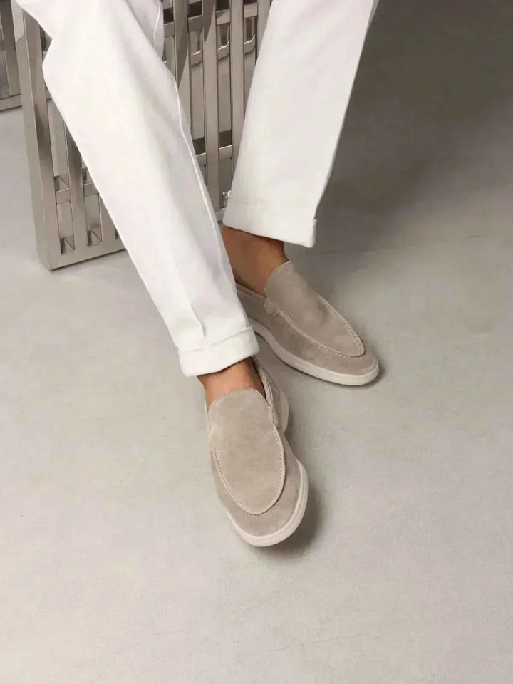 Mocassino Classico in Camoscio Grigio Chiaro