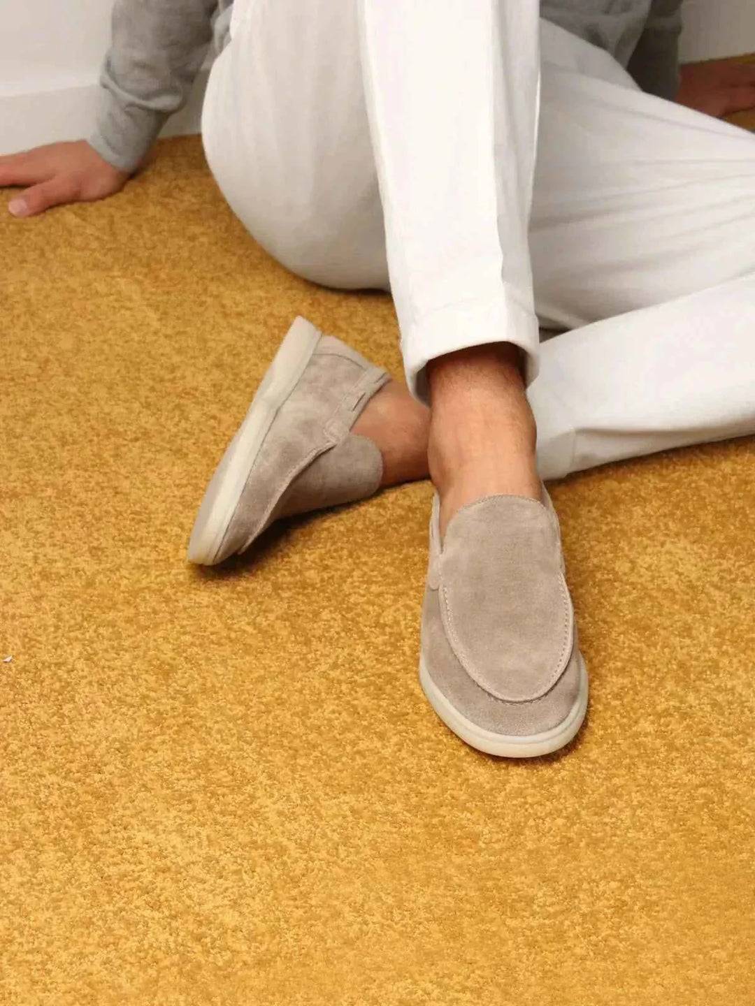 Mocassino Classico in Camoscio Grigio Chiaro