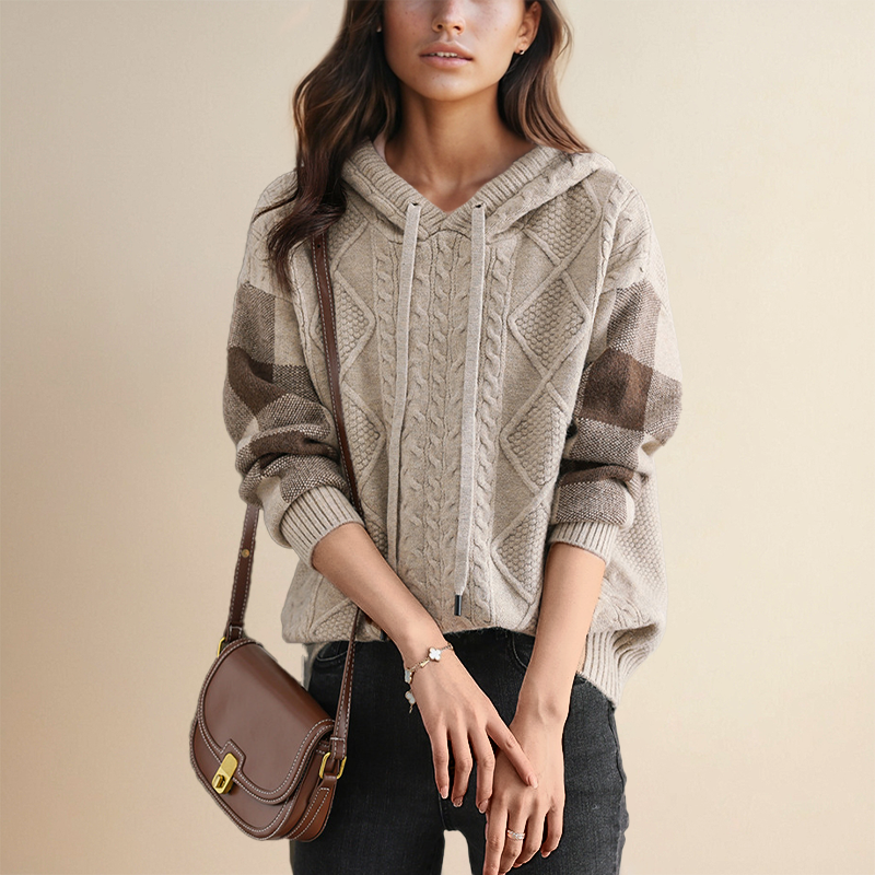 Julie | Maglione con Cappuccio in Maglia a Trecce | Nico Milan